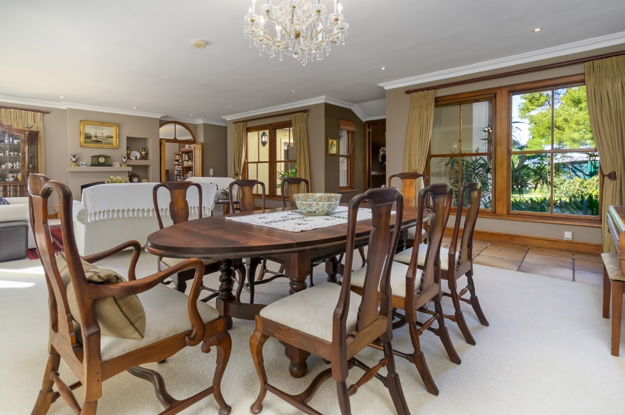 7 Bedroom Property for Sale in Zwaanswyk Western Cape